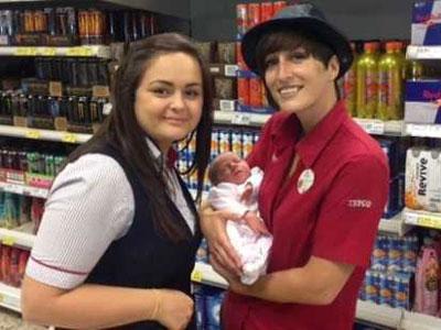 Wanita Ini Berhasil Lahirkan Bayi di Supermarket