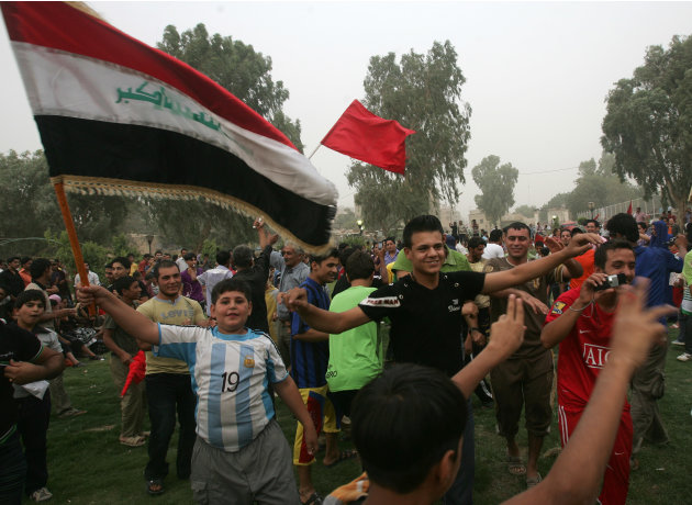 Iraqis Celebrate U.S Withdrawal from Iraqi Cities
