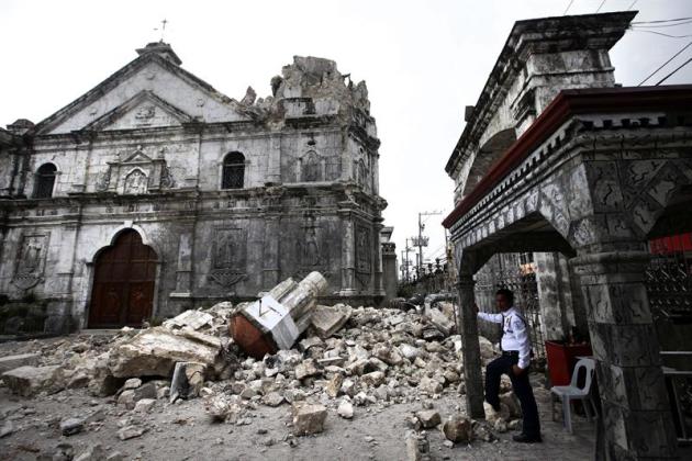 Un terremoto de 7,2 en Filipinas deja al menos 87 muertos y 167 heridos 20131015-635174373799756460w