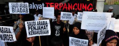 Demo memprotes hukuman mati buat TKW (Tempo/Tony Hartawan)