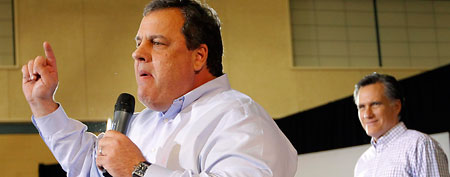 New Jersey Governor Chris Christie (L) speaks at a campaign rally with Mitt Romney in Exeter, New Hampshire January 8, 2012. (Reuters/Brian Snyder)