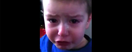 Crying 4-year-old boy meets hoops hero (YouTube)