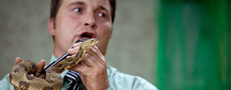 Rattlesnake kills Pentecostal pastor Mark Wolford (ABC News)