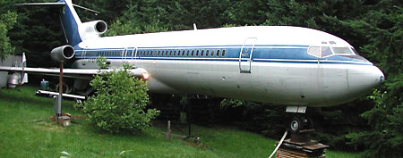 Bruce Campbell's home, made out of an old Boeing 727 (Trending Now)