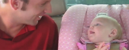 Babbling baby tells daddy about her day (GMA)
