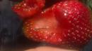 Investigan en Australia casos de agujas insertadas en fresas