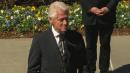 Bill Clinton pays respects to Billy Graham