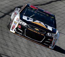 Ryan Newman swipes win at Phoenix by not pitting under final caution