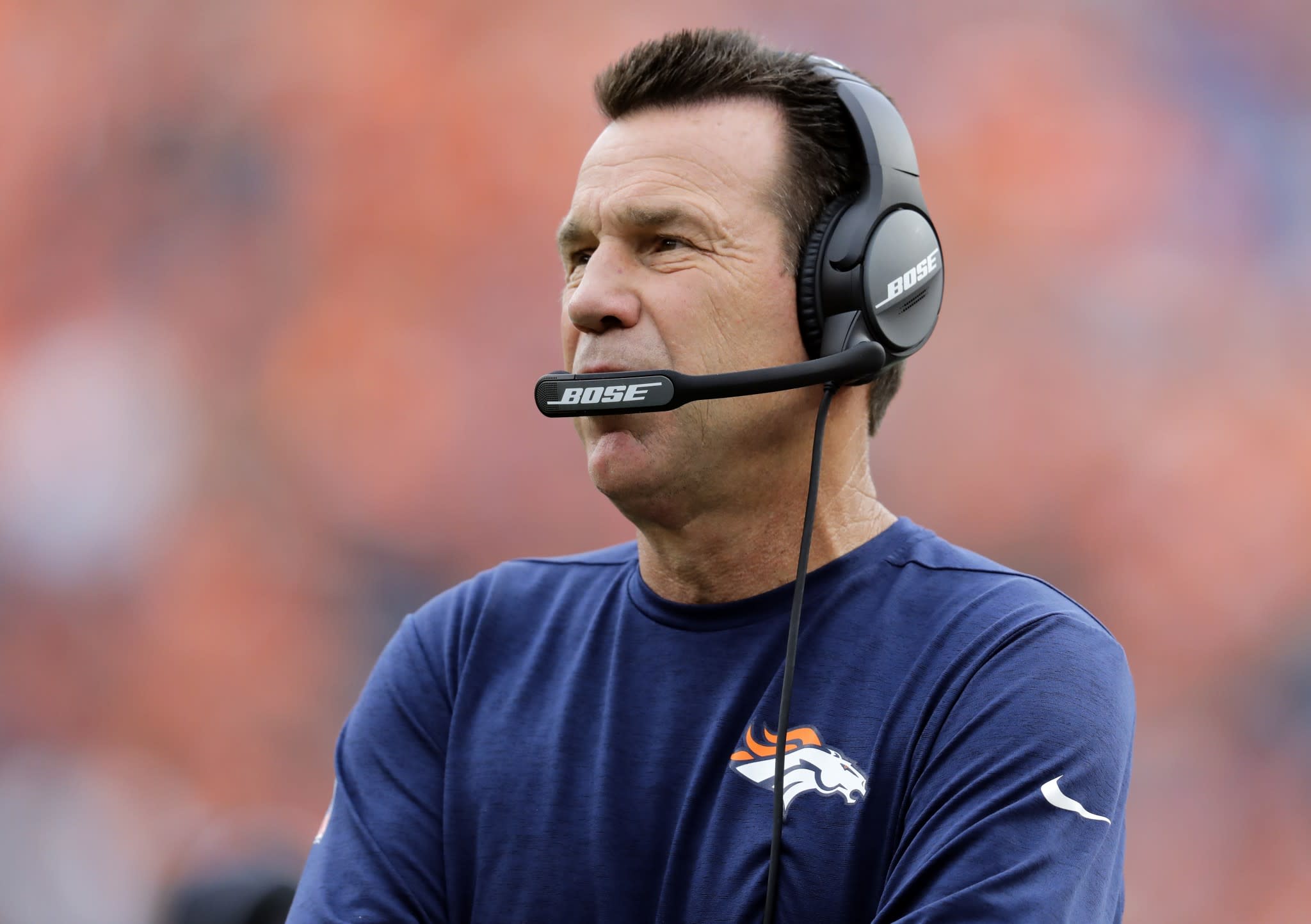 Broncos announce that coach Gary Kubiak stepping down following health concerns