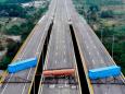 Venezuela crisis: Maduro blockades bridge on Colombia border to stop humanitarian aid entering country