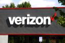 Verizon adds more-than-expected monthly phone subscribers